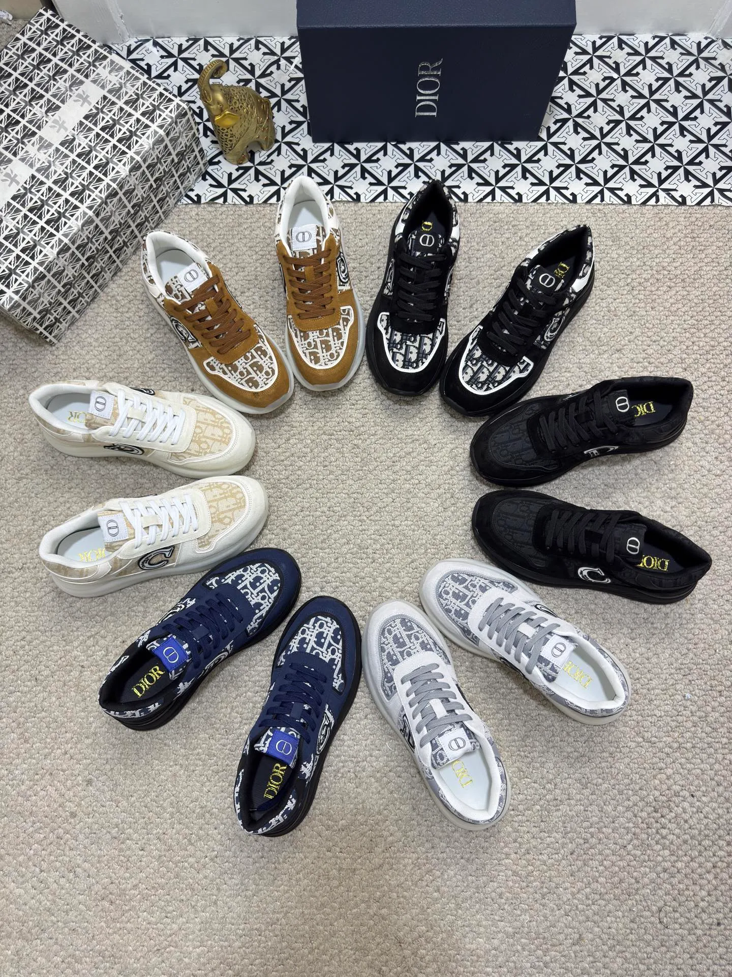 Men's men's shoes 💰440 [New model] 🐞🐞Top original - Dior 🆕 Low-top B02 casual sports shoes, carefully made of first-layer cowhide with canvas, comfortable and breathable ~ rubber soles, enhance style. Fashionable and versatile, it can complement any look. Featuring an exquisite design that is uniquely dynamic and modern, this shoe is part of Dior's legacy and embodies modern elegance. Size: 38-44 (45 customized.